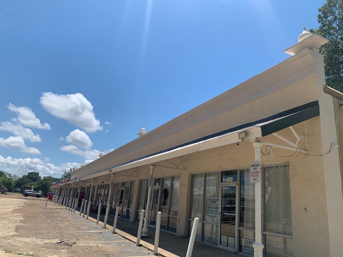 3931 Hanging Moss Rd, Jackson, MS 39206 Hanging Moss Plaza