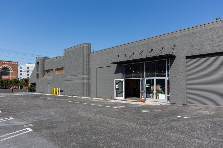 634 S Mateo St, Los Angeles, CA for lease - Building Photo - Image 2 of 13