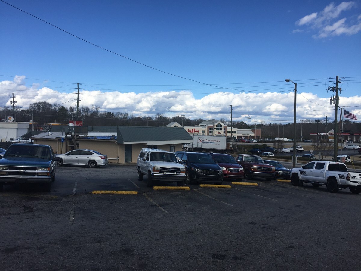 389 Washington St, Clarkesville, GA 30523