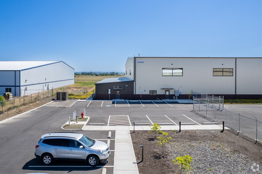 34090 Skyway, Scappoose, OR 97056 Scappoose Airport Hangar & Office