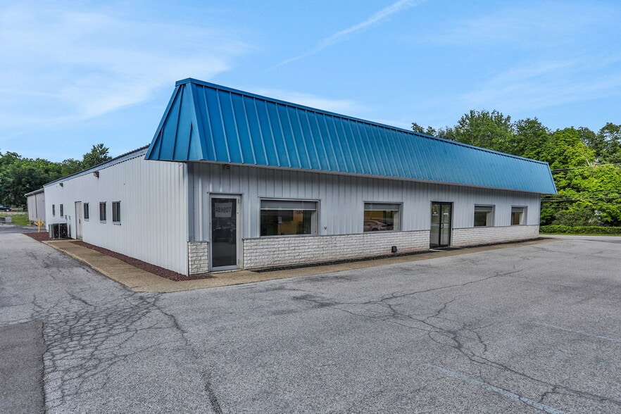230 N Plank Rd, Newburgh, NY for lease - Building Photo - Image 2 of 10