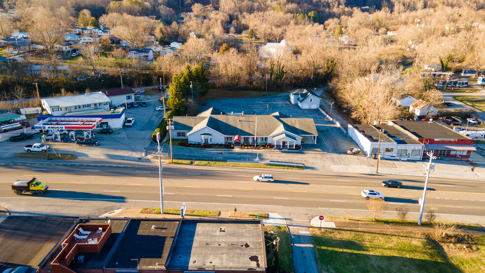 700 W Central Ave, Lafollette, TN for sale - Building Photo - Image 1 of 7