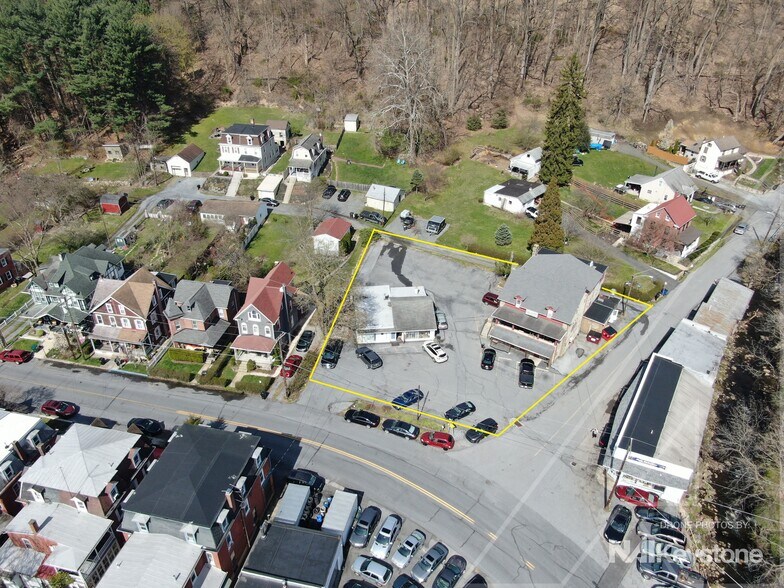 1456 Friedensburg Rd, Reading, PA 19606