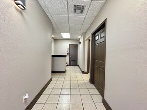 7205 Bandera Rd, San Antonio, TX for lease Building Photo- Image 2 of 14