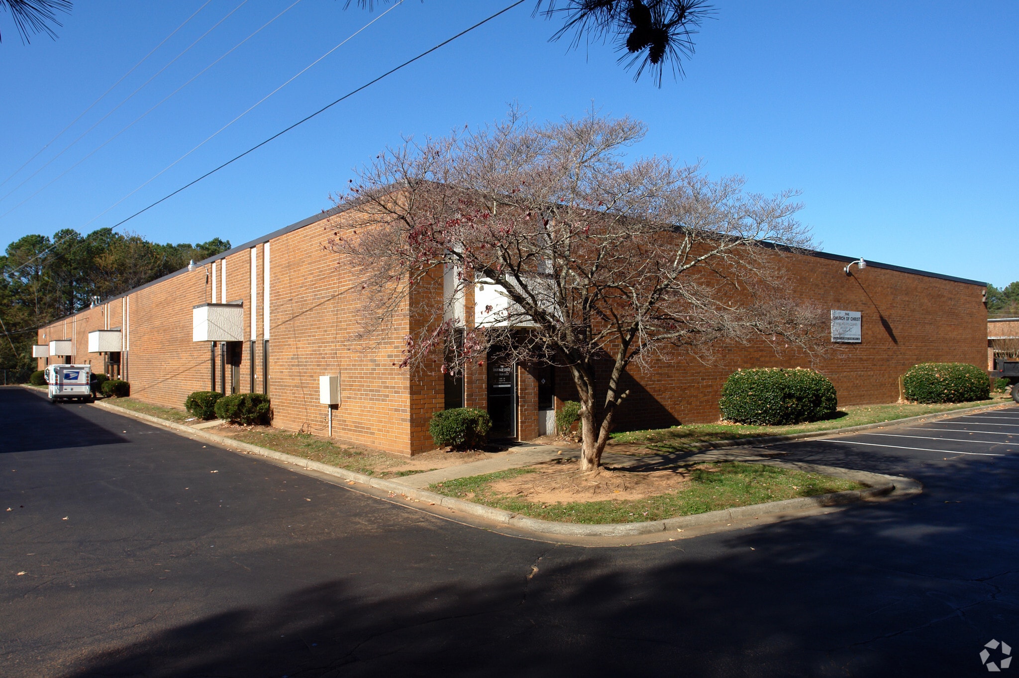 1426-1438 Kelton Dr, Stone Mountain, GA for lease Primary Photo- Image 1 of 5
