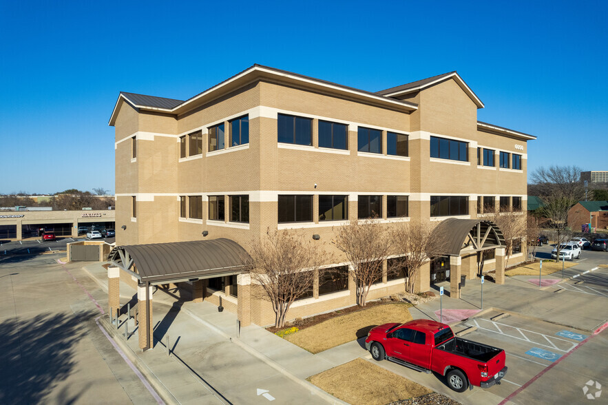 6050 Southwest Blvd, Fort Worth, TX for lease - Building Photo - Image 2 of 5