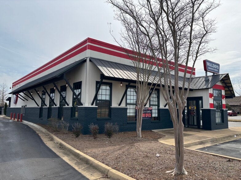 3282 N Gloster St, Tupelo, MS for sale - Building Photo - Image 3 of 8