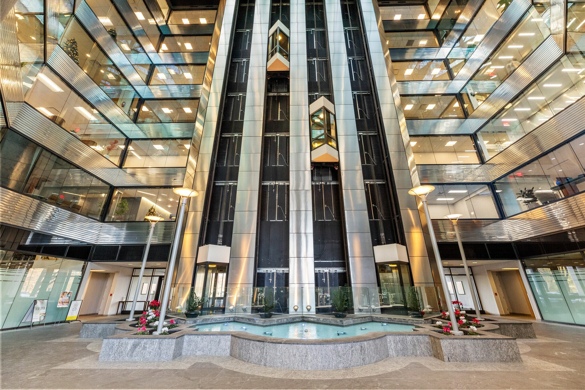 500 Frank W Burr Blvd, Teaneck, NJ for lease Primary Photo- Image 1 of 52