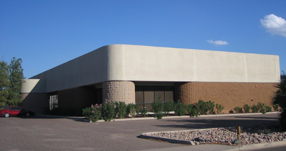 27 N 57th Dr, Phoenix, AZ for lease - Building Photo - Image 3 of 7