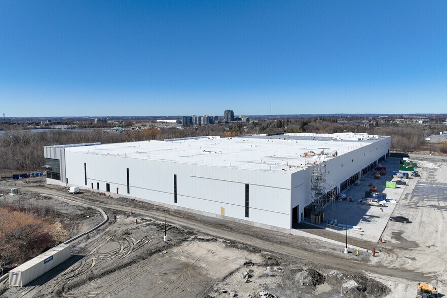 220 Water St, Whitby, ON for lease - Building Photo - Image 2 of 2