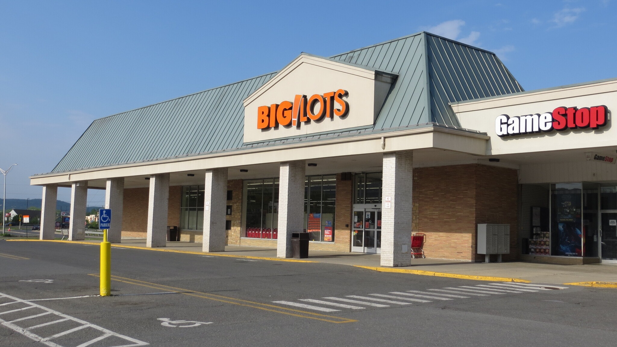 3761 Cheshire Rd, Pittsfield, MA 01201 Allendale Shopping Center