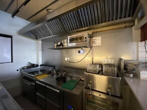 Retail in Barcelona, Barcelona for lease Interior Photo- Image 1 of 1