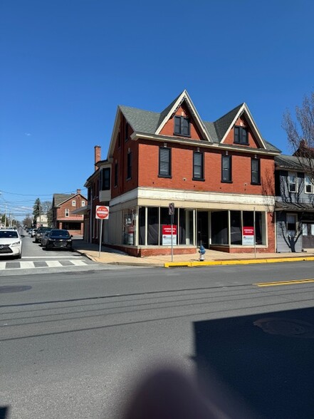 101-115 S Market St, Elizabethtown, PA for lease - Building Photo - Image 1 of 8