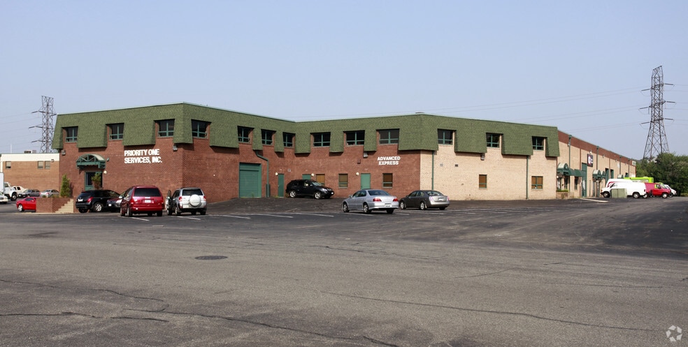 6584-6600 Fleet Dr, Alexandria, VA for lease - Primary Photo - Image 1 of 4