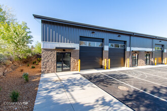 2754 SW 6th St, Redmond, OR for lease Building Photo- Image 1 of 10