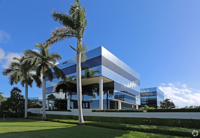 4800 N Federal Hwy, Boca Raton, FL for lease - Building Photo - Image 2 of 73