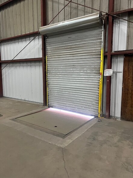 136 Flamingo Dr, Modesto, CA for lease - Building Photo - Image 2 of 11