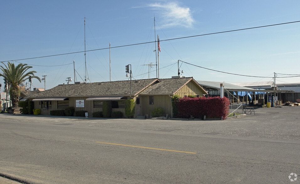 3636 N Grantland Ave, Fresno, CA for lease - Building Photo - Image 3 of 3