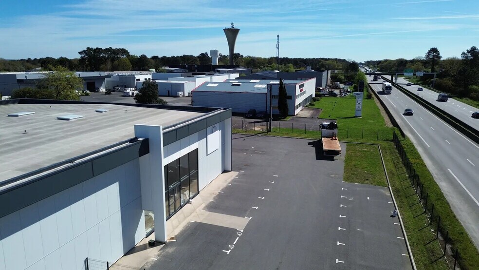 Flex in Plougoumelen for lease - Aerial - Image 1 of 2