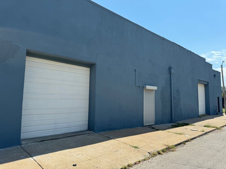 2125 Indiana Ave, Kansas City, MO for lease - Building Photo - Image 2 of 18