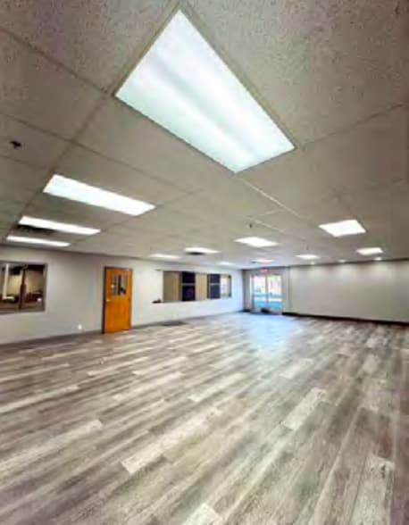 2441-2445 Northline Industrial Blvd, Maryland Heights, MO for sale - Interior Photo - Image 3 of 8