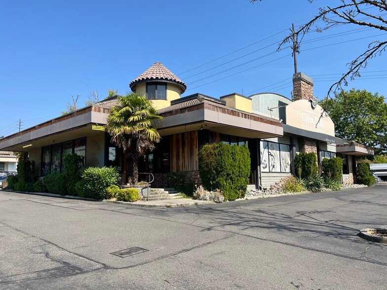 550 NE Northgate Way, Seattle, WA for lease - Building Photo - Image 1 of 2