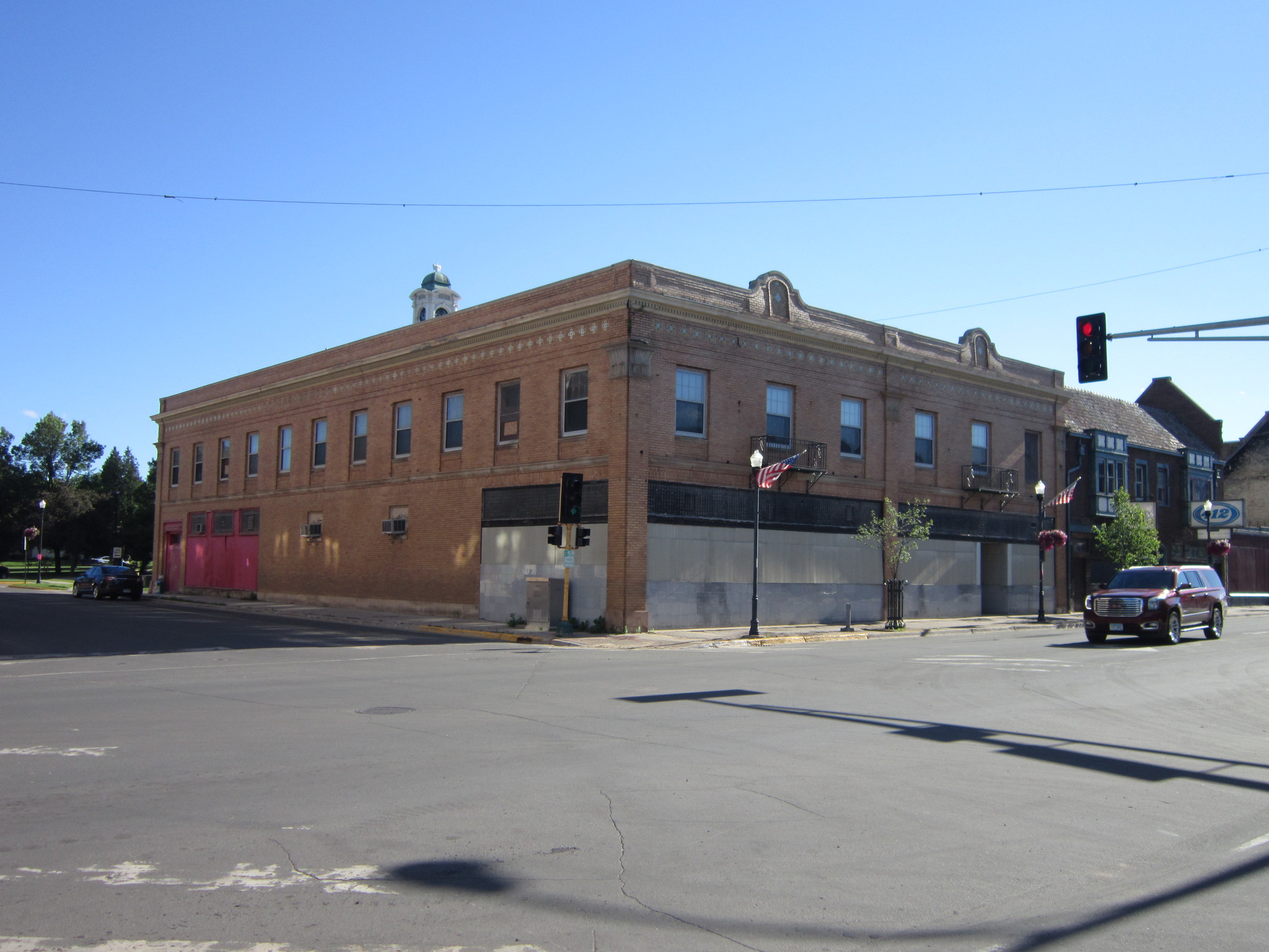 416 E Howard St, Hibbing, MN for sale Building Photo- Image 1 of 1