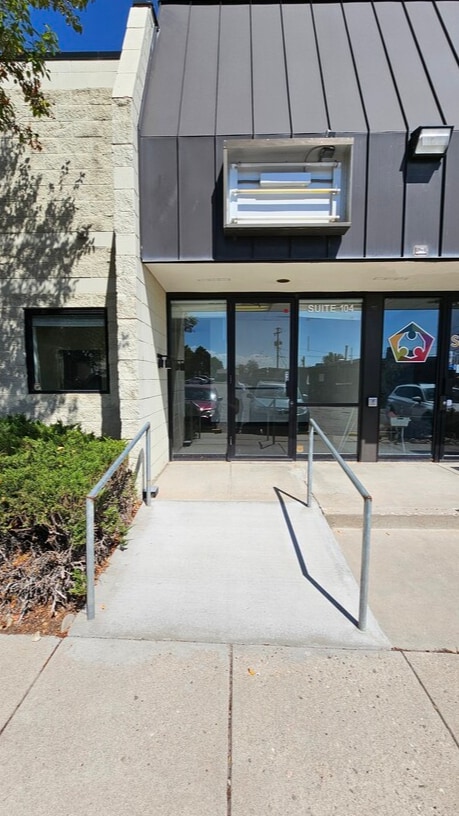 4301 S Federal Blvd, Englewood, CO for lease Building Photo- Image 1 of 13