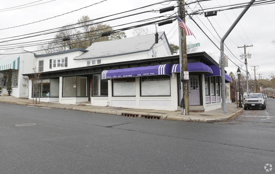 2 Forest Ave, Locust Valley, NY for sale - Primary Photo - Image 1 of 1