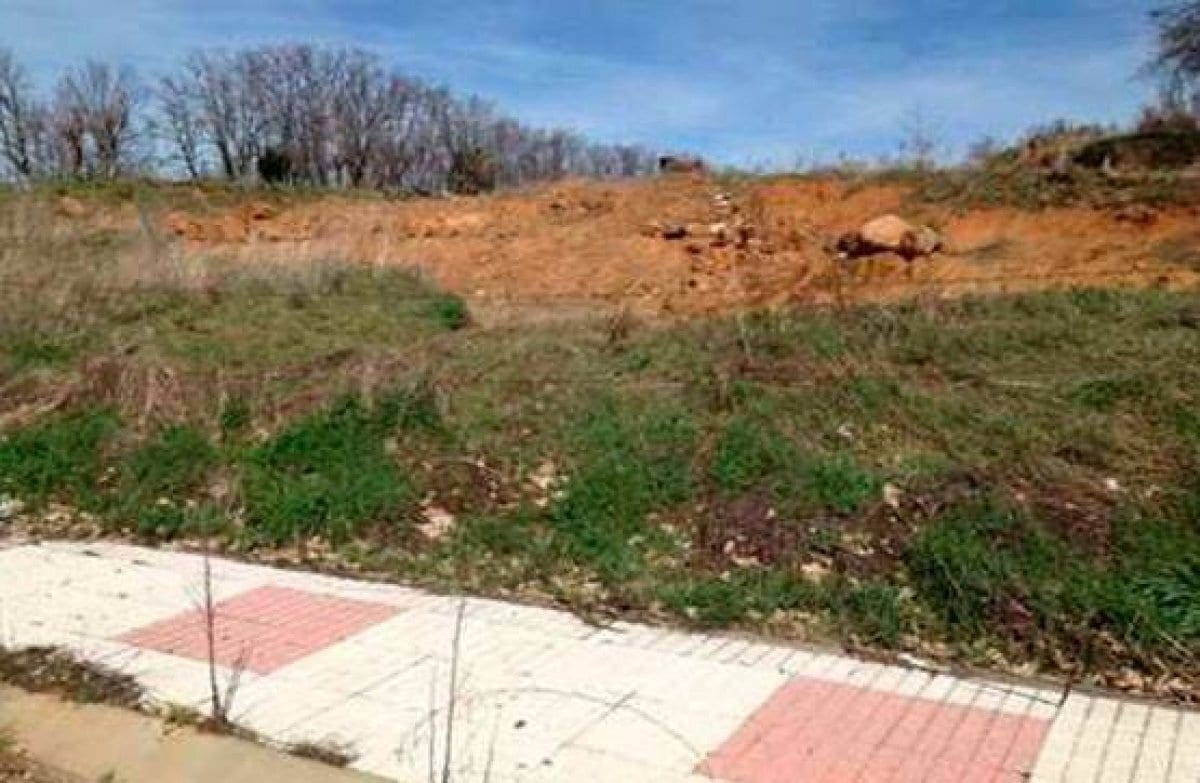 Land in Béjar for sale Building Photo- Image 1 of 5