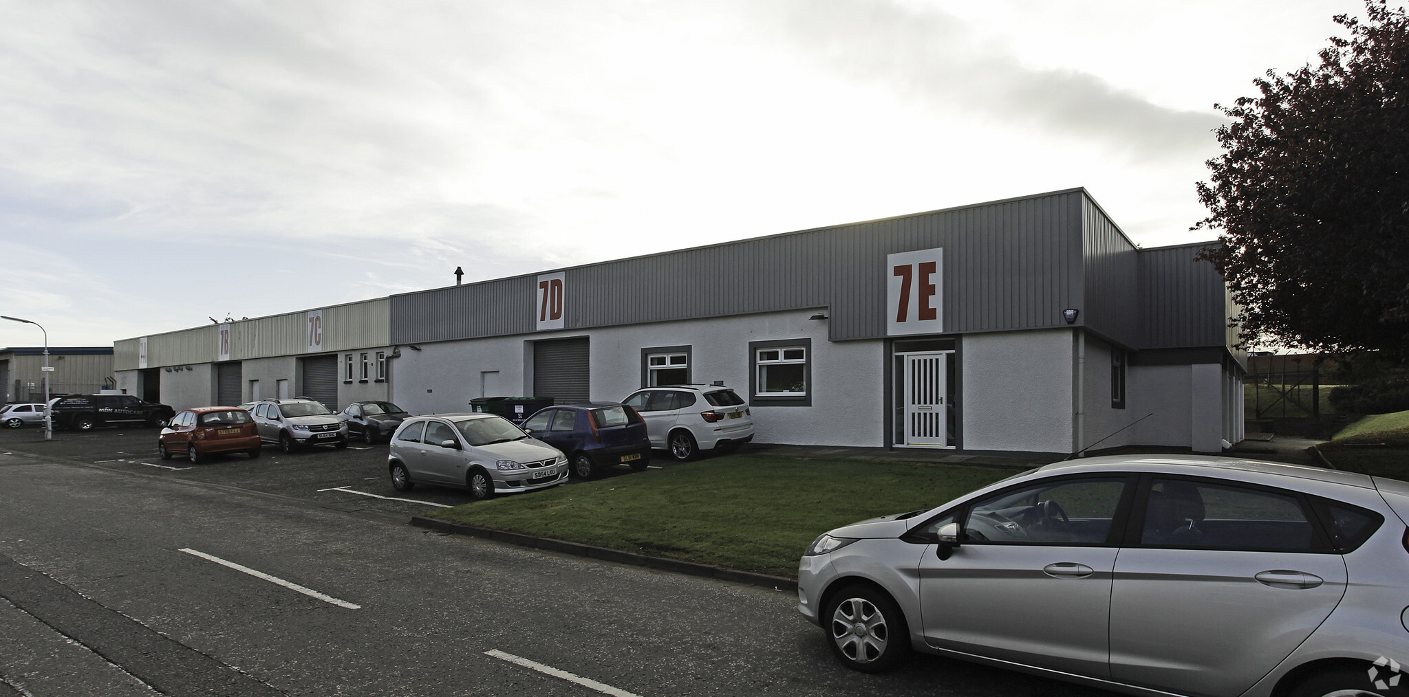 7 Cross Way, Dunfermline for lease Primary Photo- Image 1 of 7