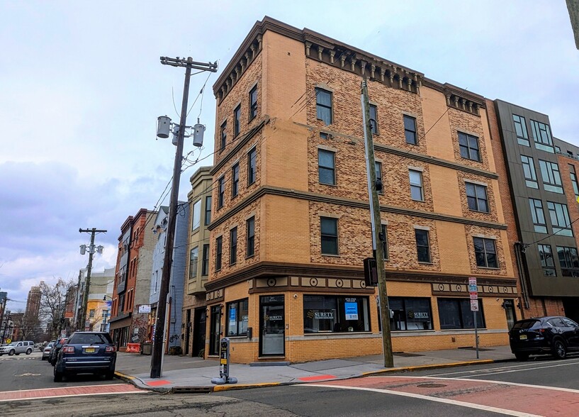 357 3rd St, Jersey City, NJ for lease - Building Photo - Image 2 of 7