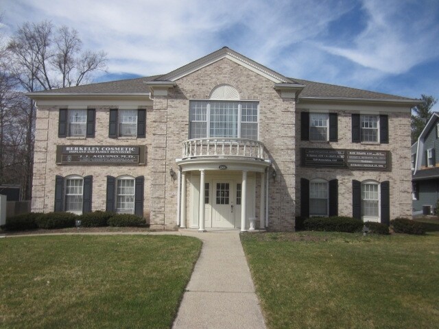 261 Springfield Ave, Berkeley Heights, NJ for sale - Building Photo - Image 1 of 1