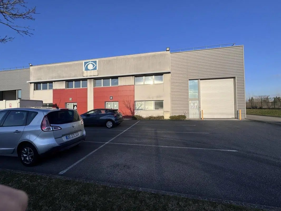 Office in Saint-Priest for lease Building Photo- Image 1 of 7