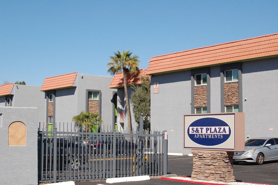 2130 W Indian School Rd Phoenix Az 85015 Apartments Property 72 Unit Apartment Building Offered At 8 820 000 A 5 69 Cap Rate In Phoenix Az