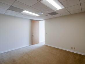 500 Newport Center Dr, Newport Beach, CA for lease Interior Photo- Image 1 of 6