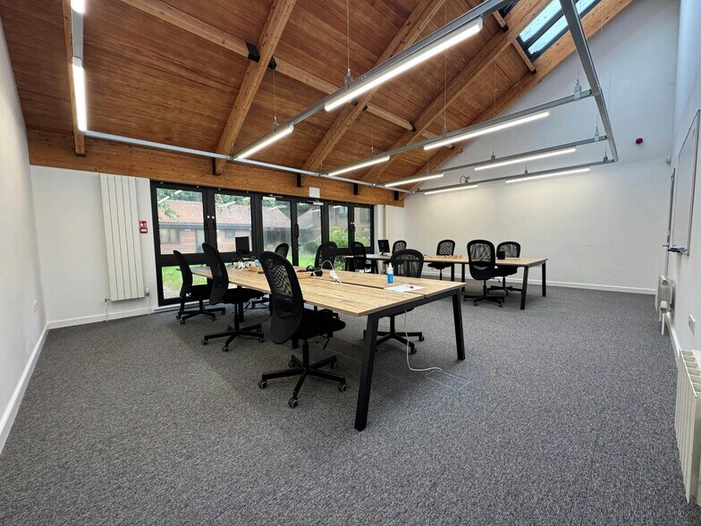 Bassett Av, Southampton for lease - Building Photo - Image 3 of 10