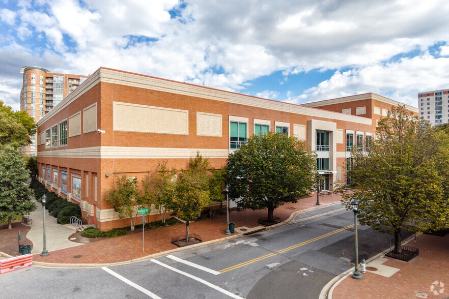 8045 Kennett St, Silver Spring, MD for sale - Primary Photo - Image 1 of 10
