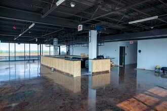 5050 N Broadway St, Chicago, IL for lease Interior Photo- Image 2 of 11