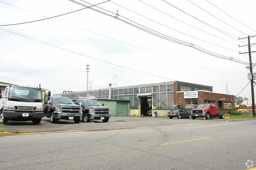 827 E Linden Ave, Linden, NJ for lease - Primary Photo - Image 1 of 2