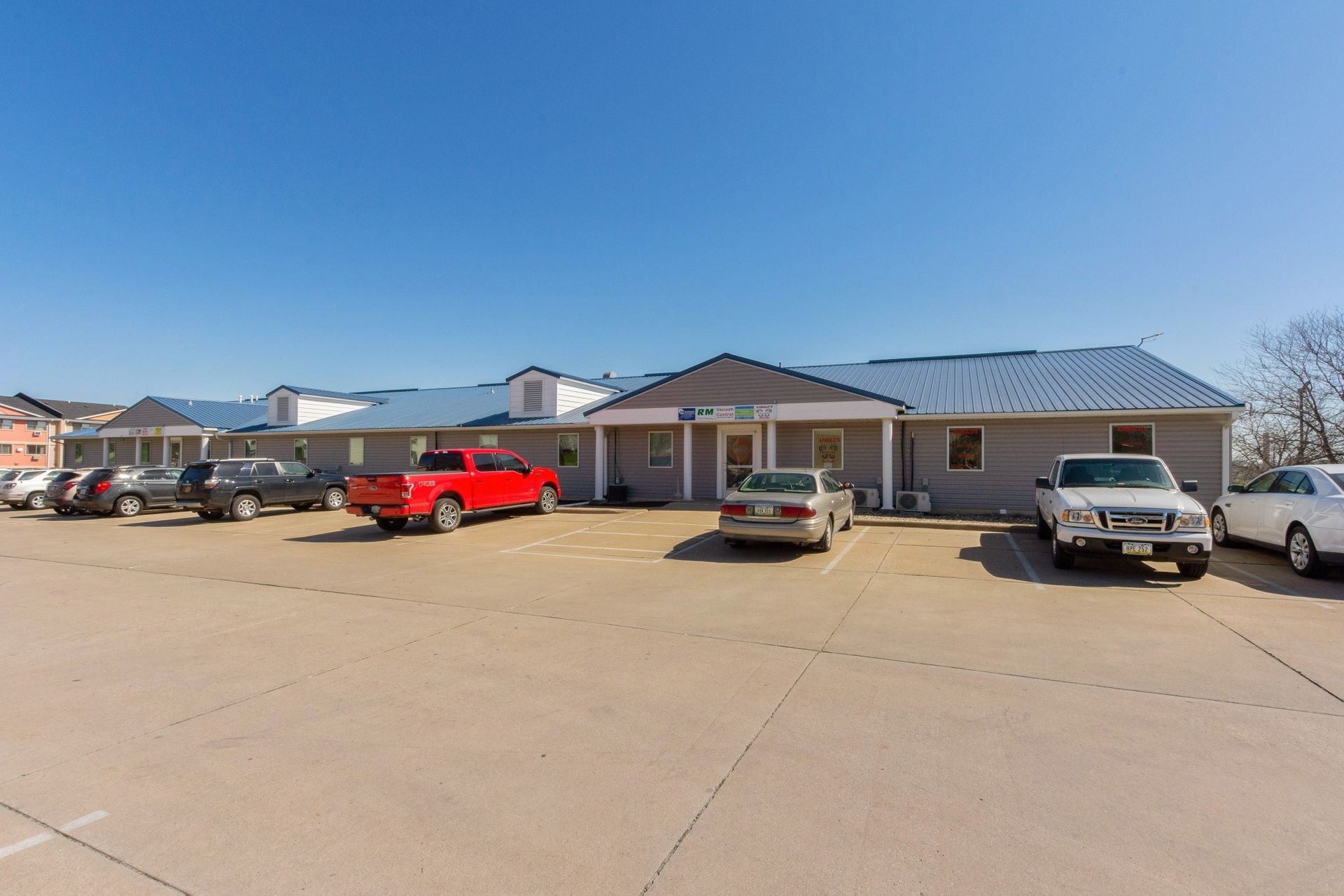 3260 Southgate Pl SW, Cedar Rapids, IA for sale Building Photo- Image 1 of 1