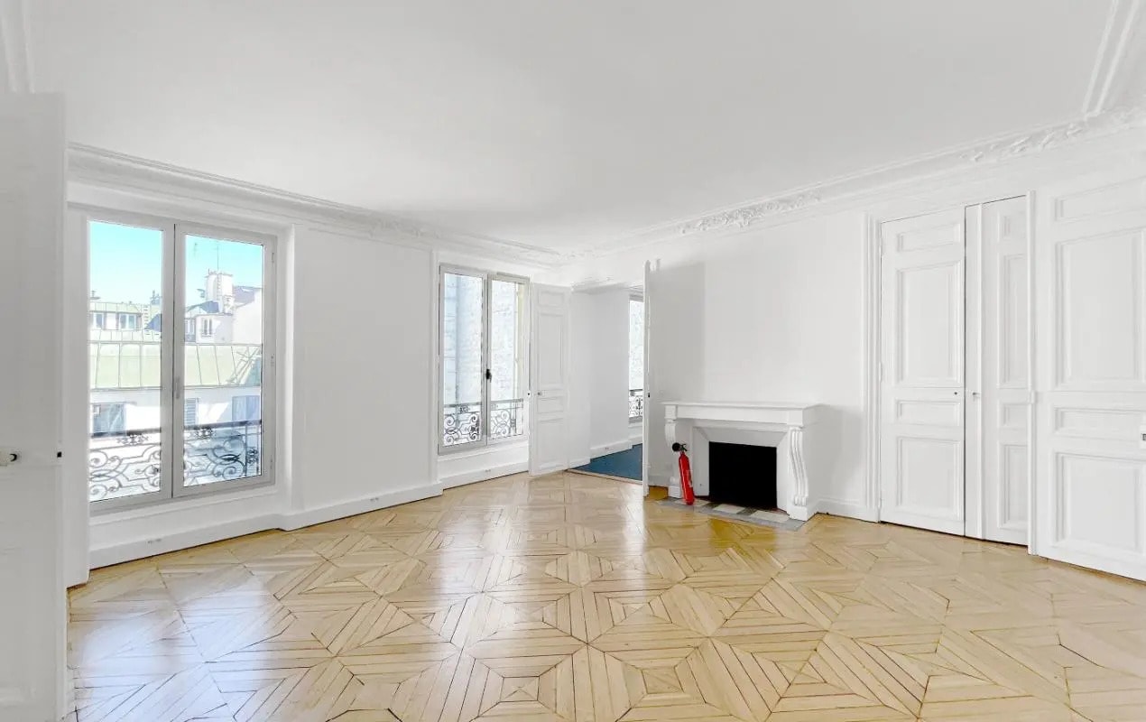Office in Paris for lease Building Photo- Image 1 of 2