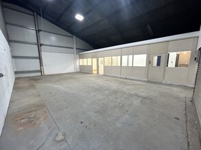 Snarestone Rd, Swadlincote for lease Interior Photo- Image 1 of 4