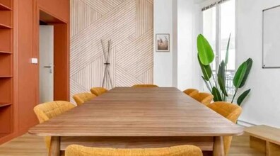 Coworking Space in Paris for lease Interior Photo- Image 2 of 9