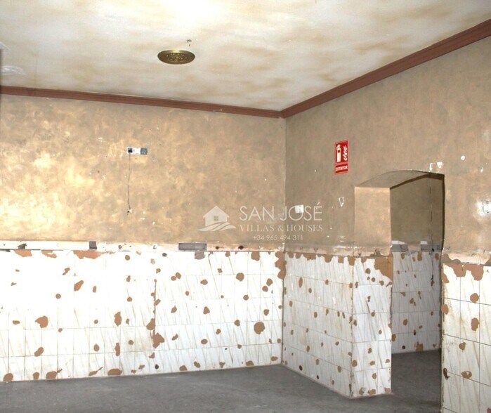 Retail in La Romana for sale - Building Photo - Image 3 of 9