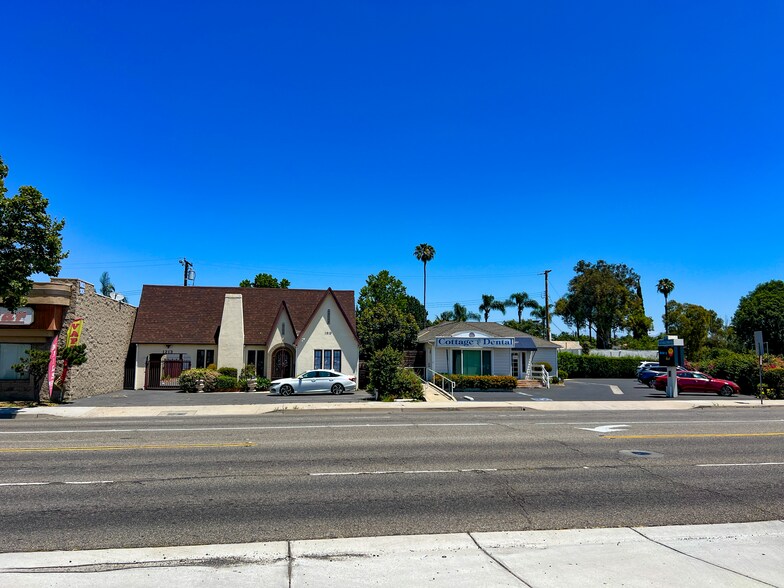 1217 E Chapman Ave, Fullerton, CA for sale - Primary Photo - Image 1 of 6