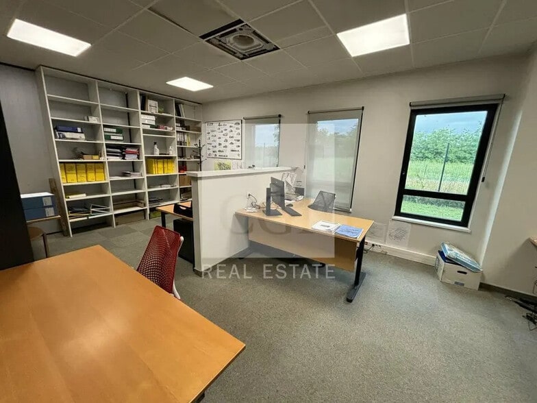 Office in Saint-Priest for sale - Interior Photo - Image 3 of 9