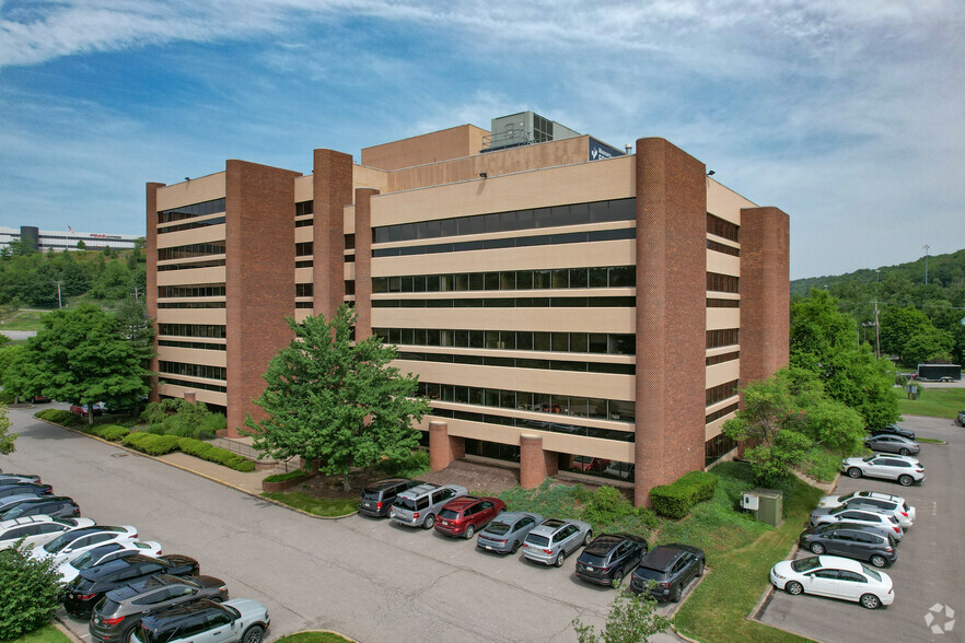 1000 Cliff Mine Rd, Pittsburgh, PA for lease - Building Photo - Image 1 of 6