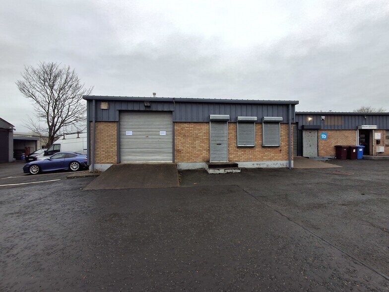 7 Dickson Ct, Dunfermline for sale - Building Photo - Image 1 of 1