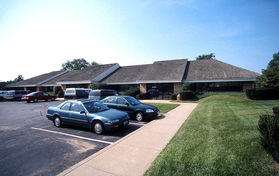 13600-13610 W 95th St, Lenexa, KS for sale - Building Photo - Image 2 of 4